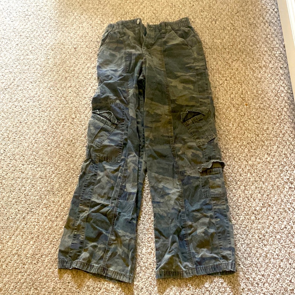 GREAT CONDITION Camouflage patterned cargo pants